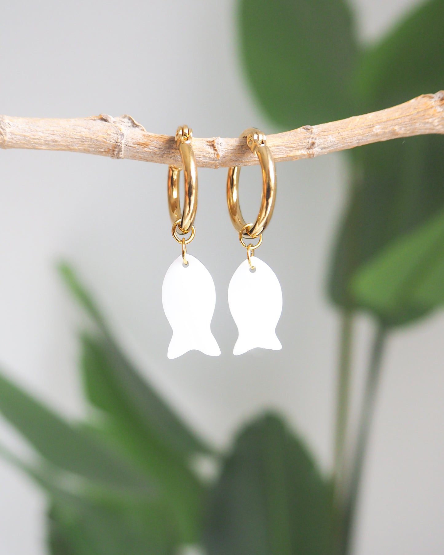 Mother of Pearl Fish Earrings front view, gold fish shell earrings from Portugal