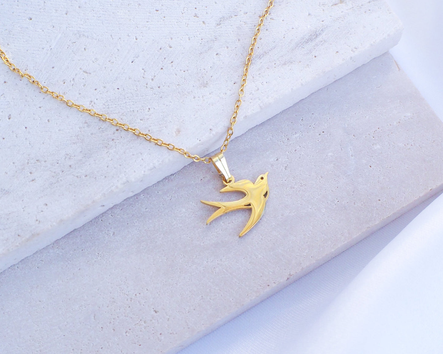 Gold Swallow Bird Andorinha Necklace