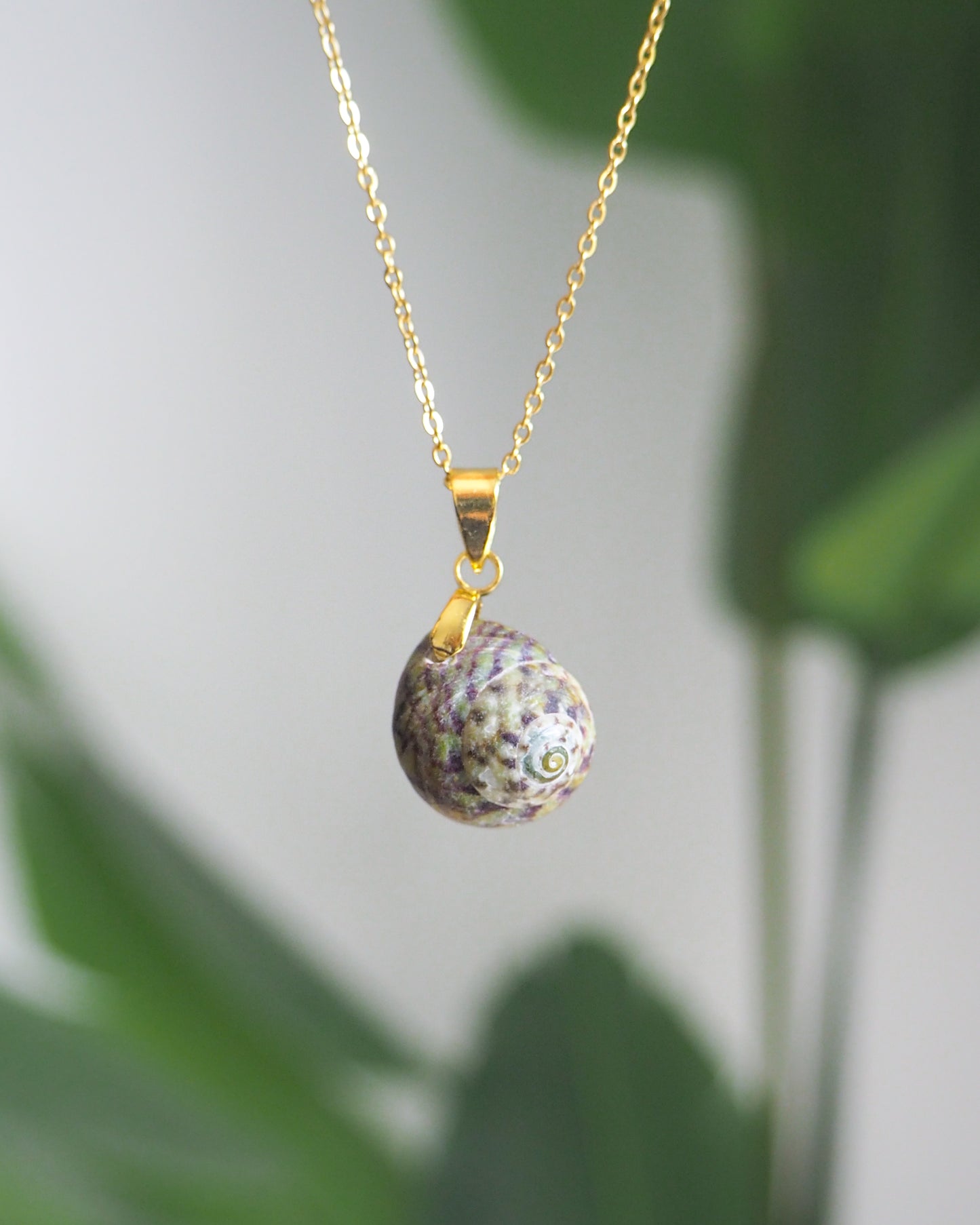 Front view of Green Striped Top Shell Gold Necklace