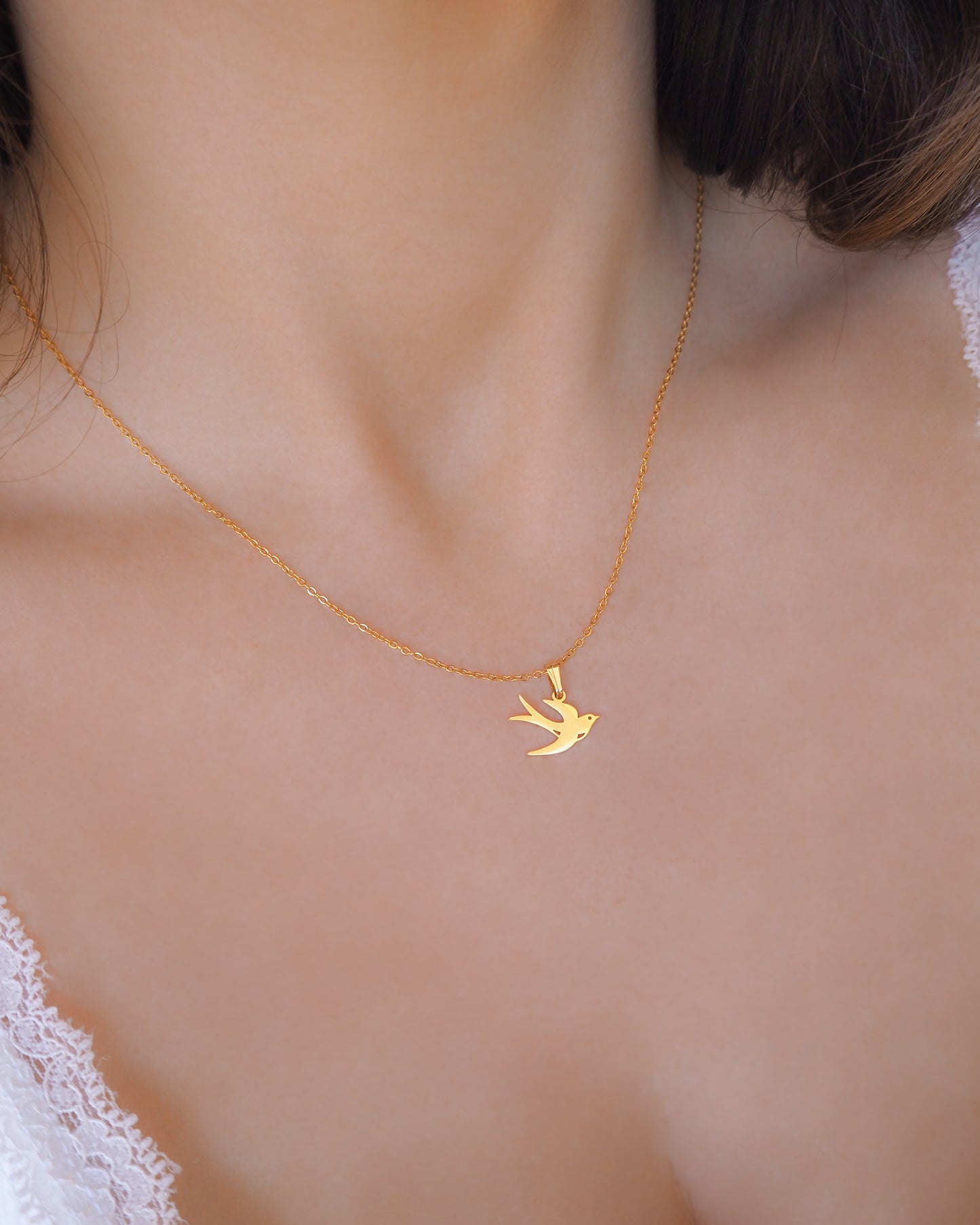 Side view Gold Andorinha Swallow Bird Necklace