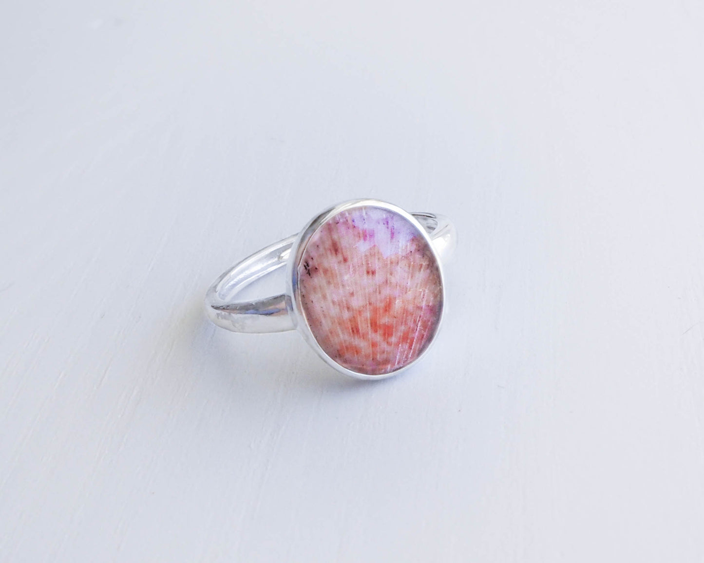 Close-up of Coastal Scallop Shell Ring, Coastal Scallop Shell, Seaside Jewelry, Unique Beach Accessory, Portugal, algarve gifts