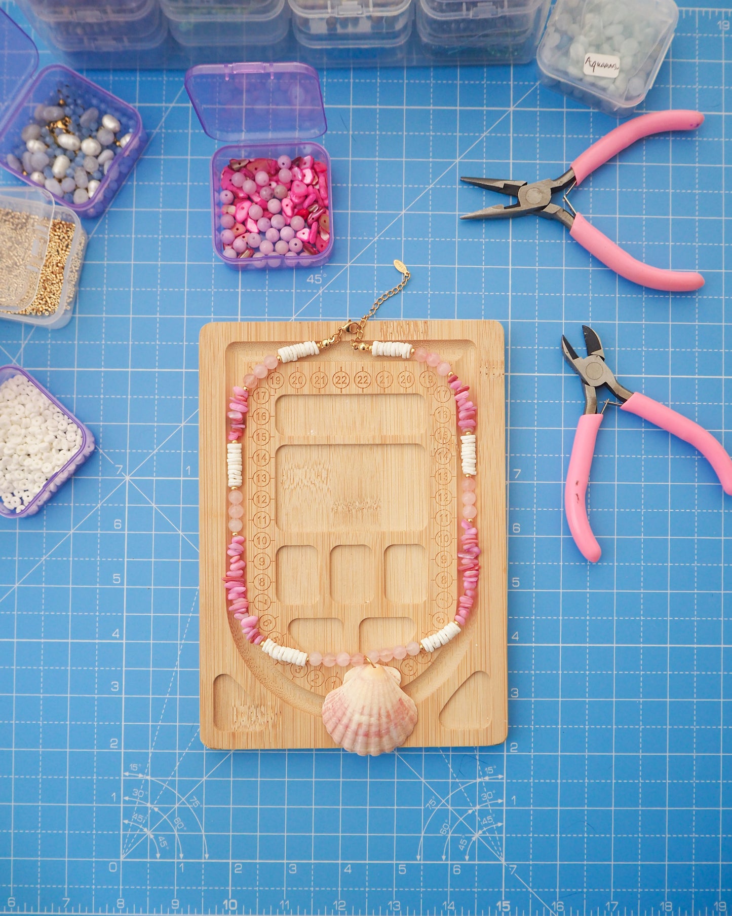 BIG SCALLOP SHELL NECKLACE ~ Rose Quartz Gemstones, Soft Pink Stones and White Shell Beads