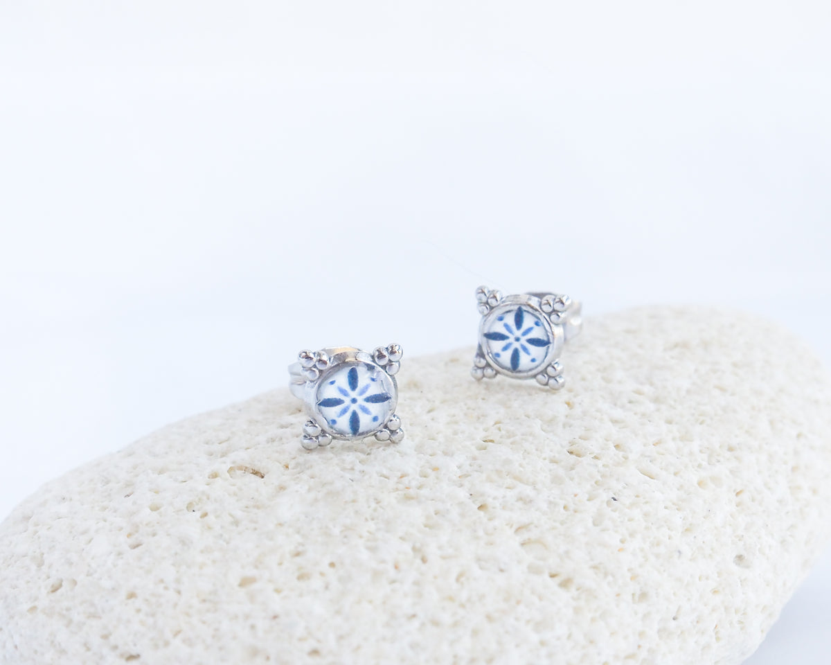 PORTUGUESE STUD EARRINGS - Gold or Silver