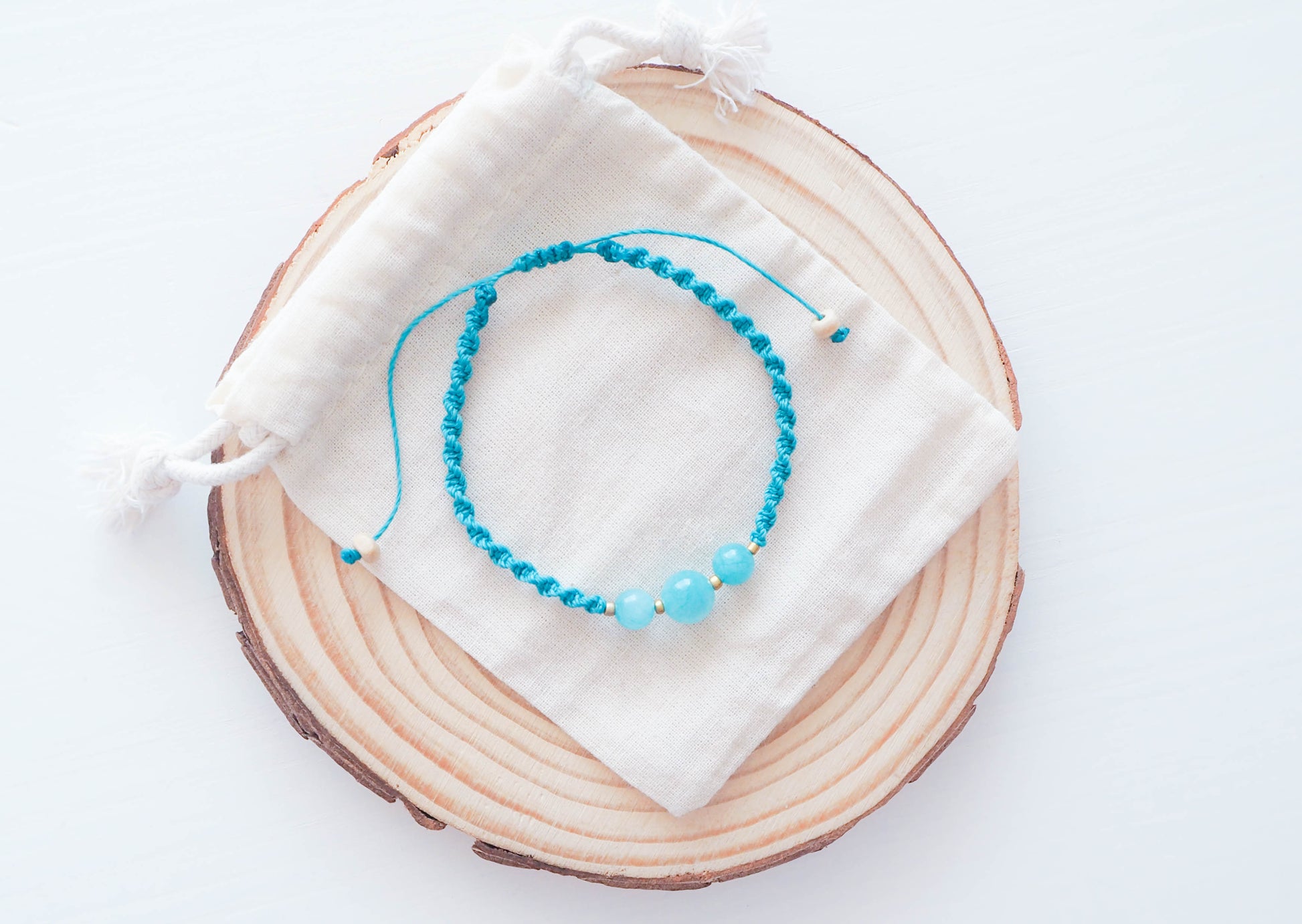 Handcrafted Aquamarine Bracelet with Braided Cord, Artisanal Jewelry, Sea-Inspired Fashion, High-Quality Cord