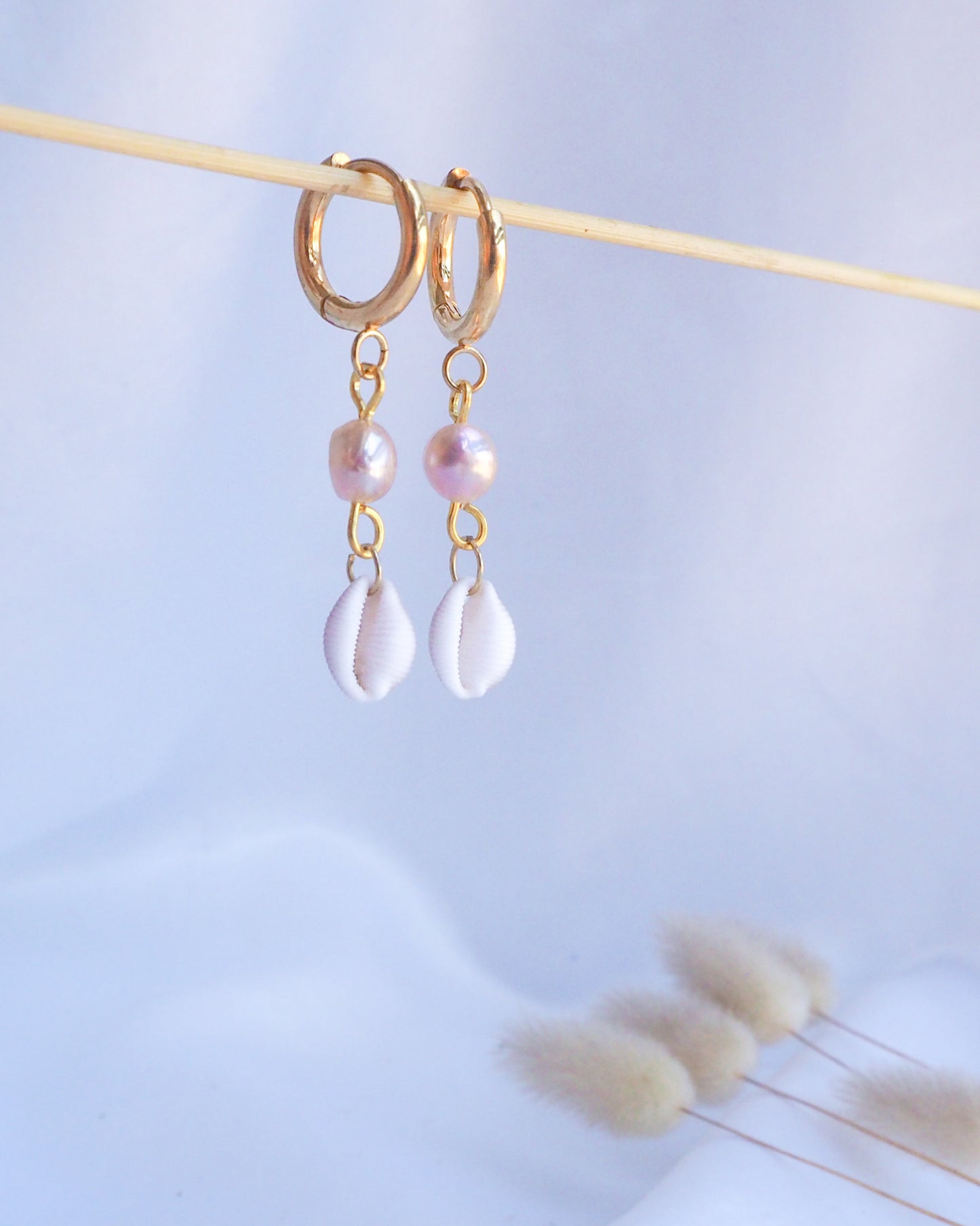 COWRIE SHELL PEARL EARRINGS ~ Gold Rosé Pearl
