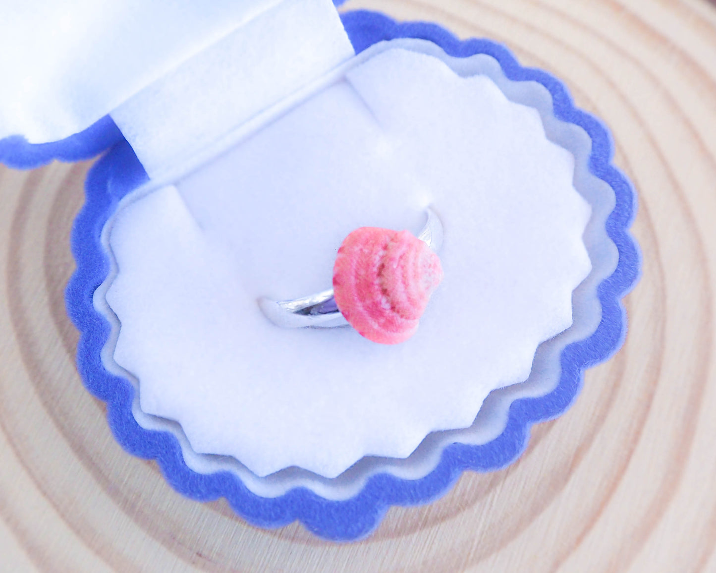 Fuchsia Venus Shell Ring, adjustable ring on display, mini seashell ring, shell from portugal, beach girl gift from portugal, seabylou