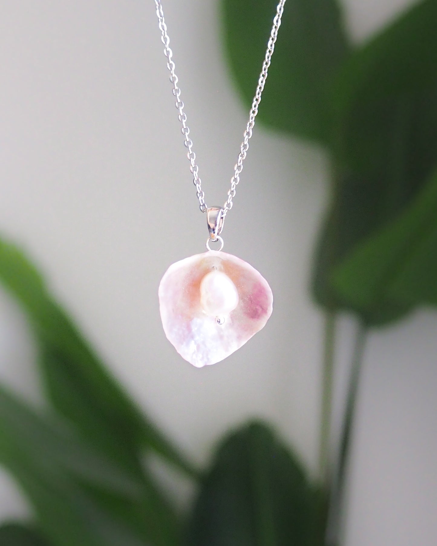 Silver Necklace with Pink Jingle Shell freshwater pearl, Mother of Pearl Pendant