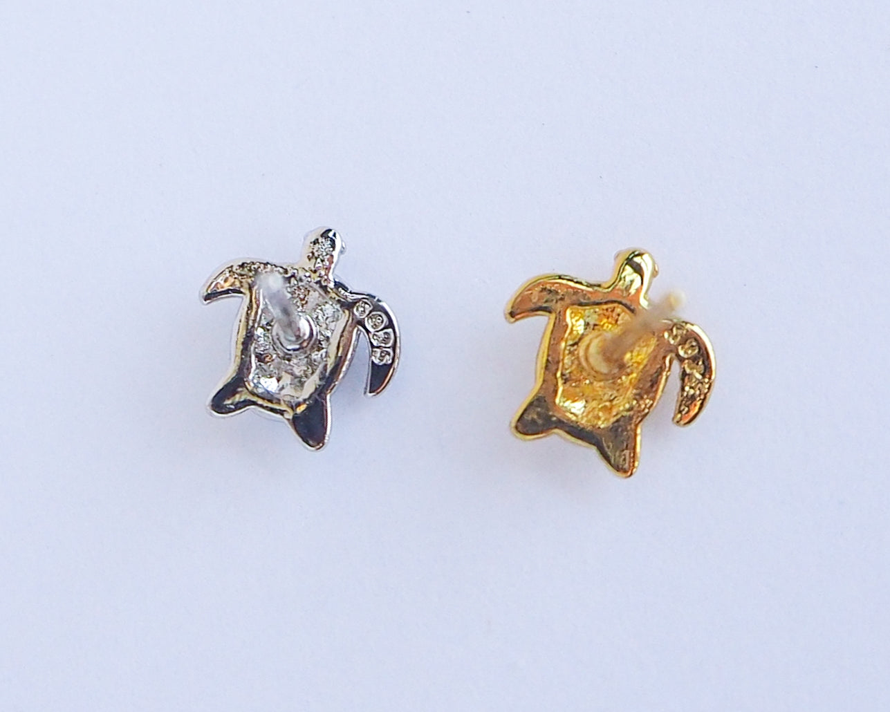 TINY TURTLE STUD EARRING - Gold or Silver