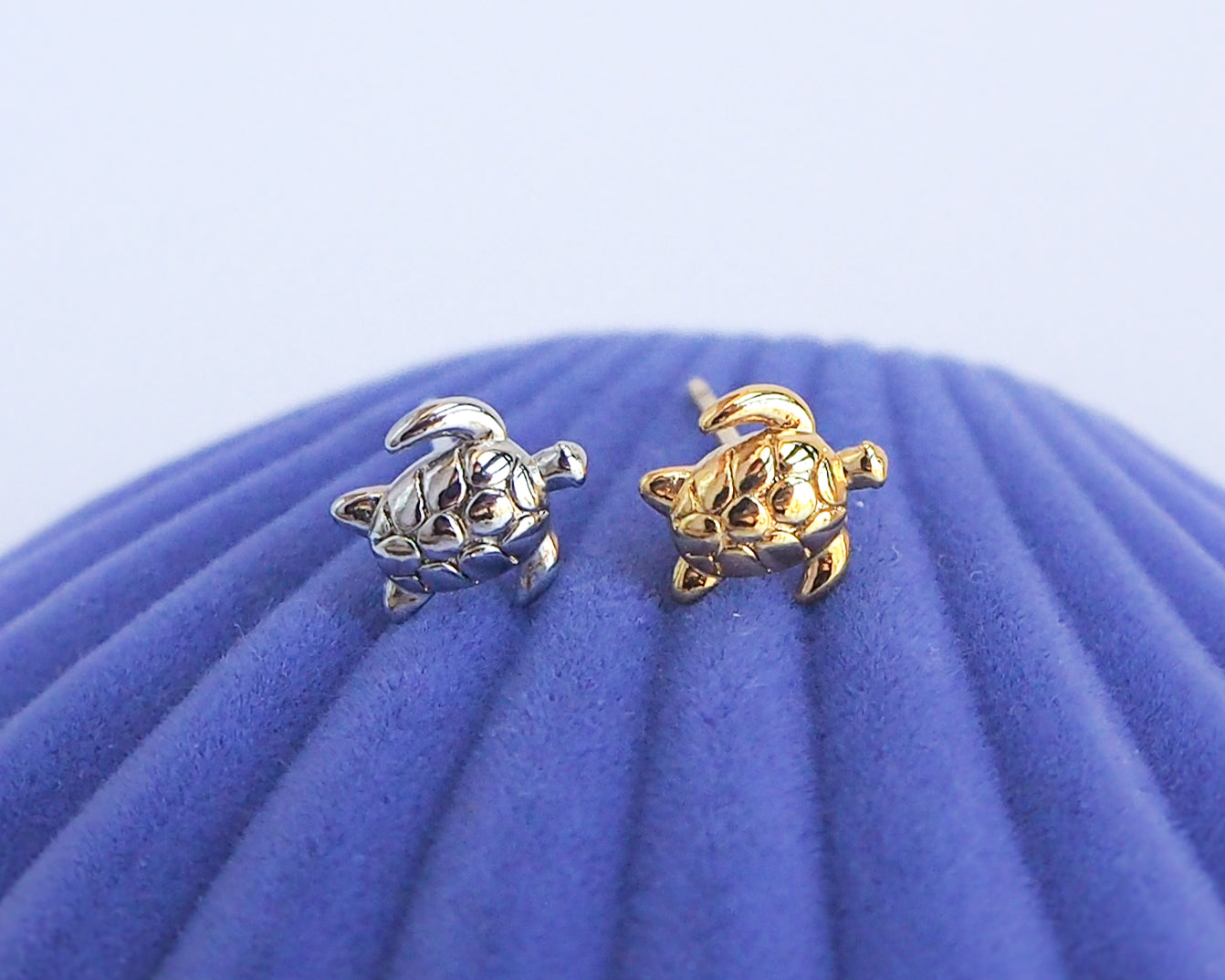 TINY TURTLE STUD EARRING - Gold or Silver