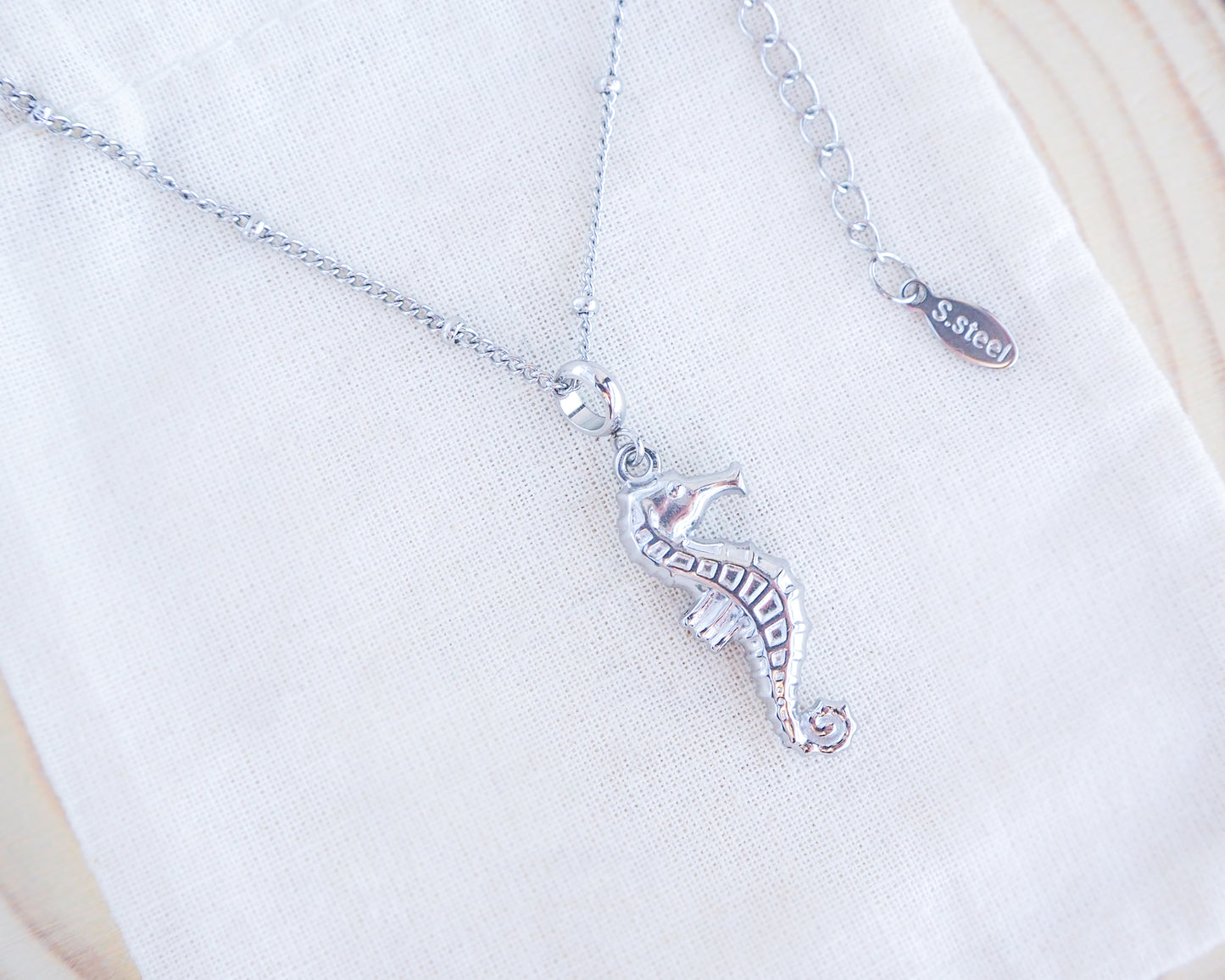 SEAHORSE NECKLACE ~ Silver