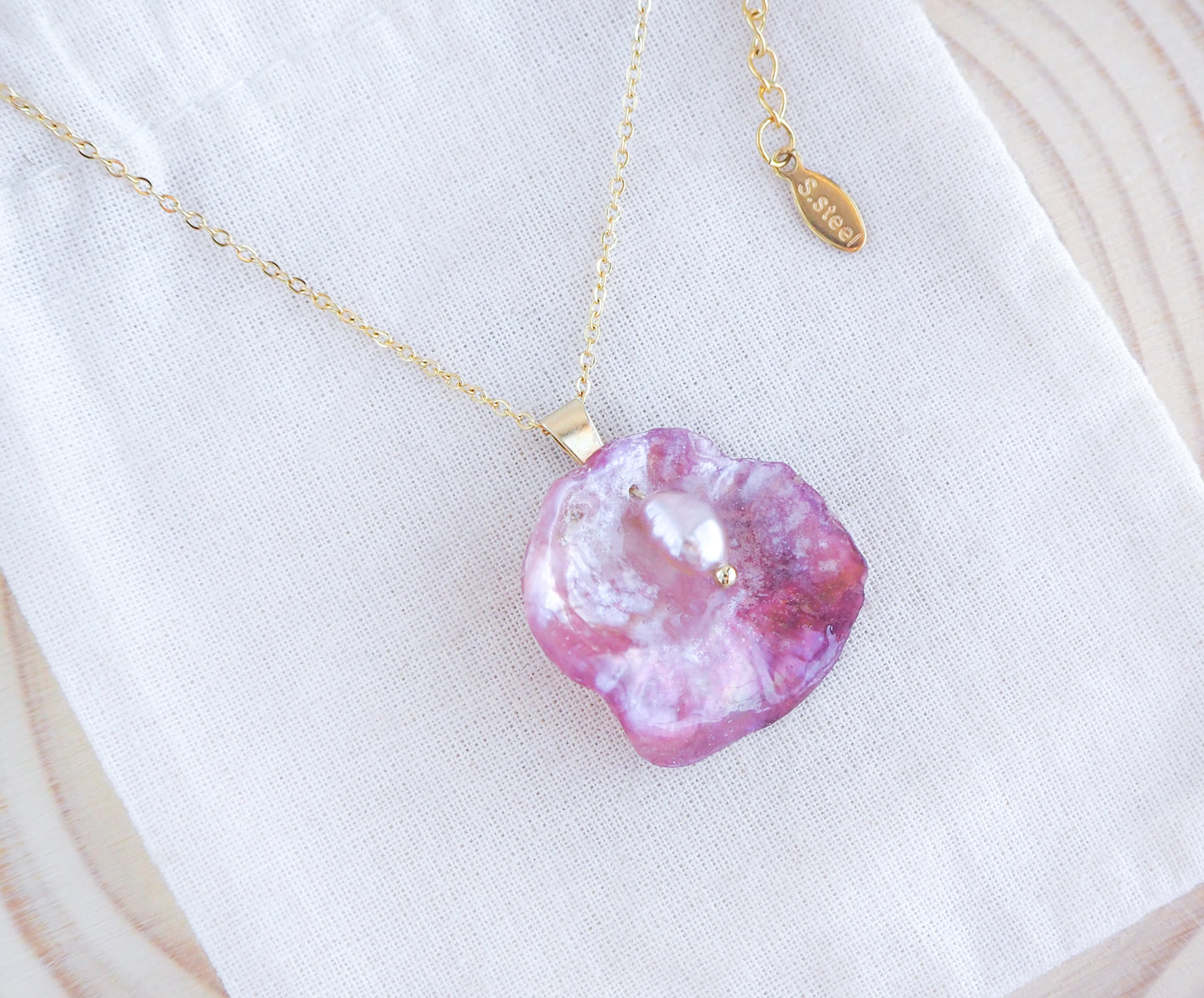SEASHELL NECKLACE ~ Gold Pearl Pink Jingle Shell