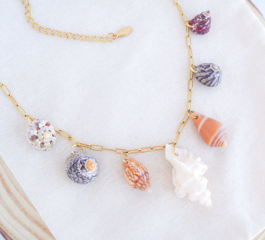 GOLD SHELL CHARM NECKLACE ~ Mix VIII