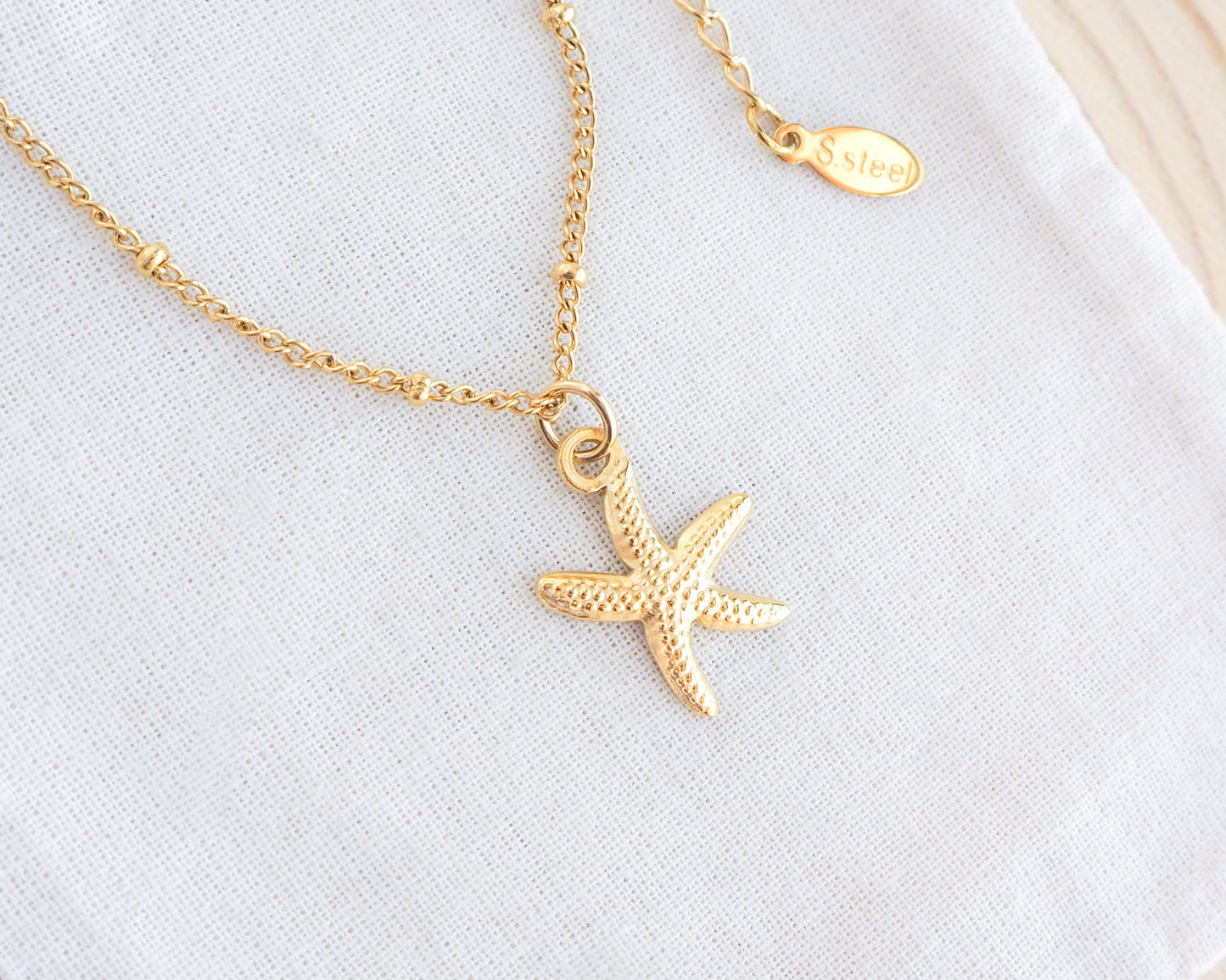 SEA STAR NECKLACE ~ Gold