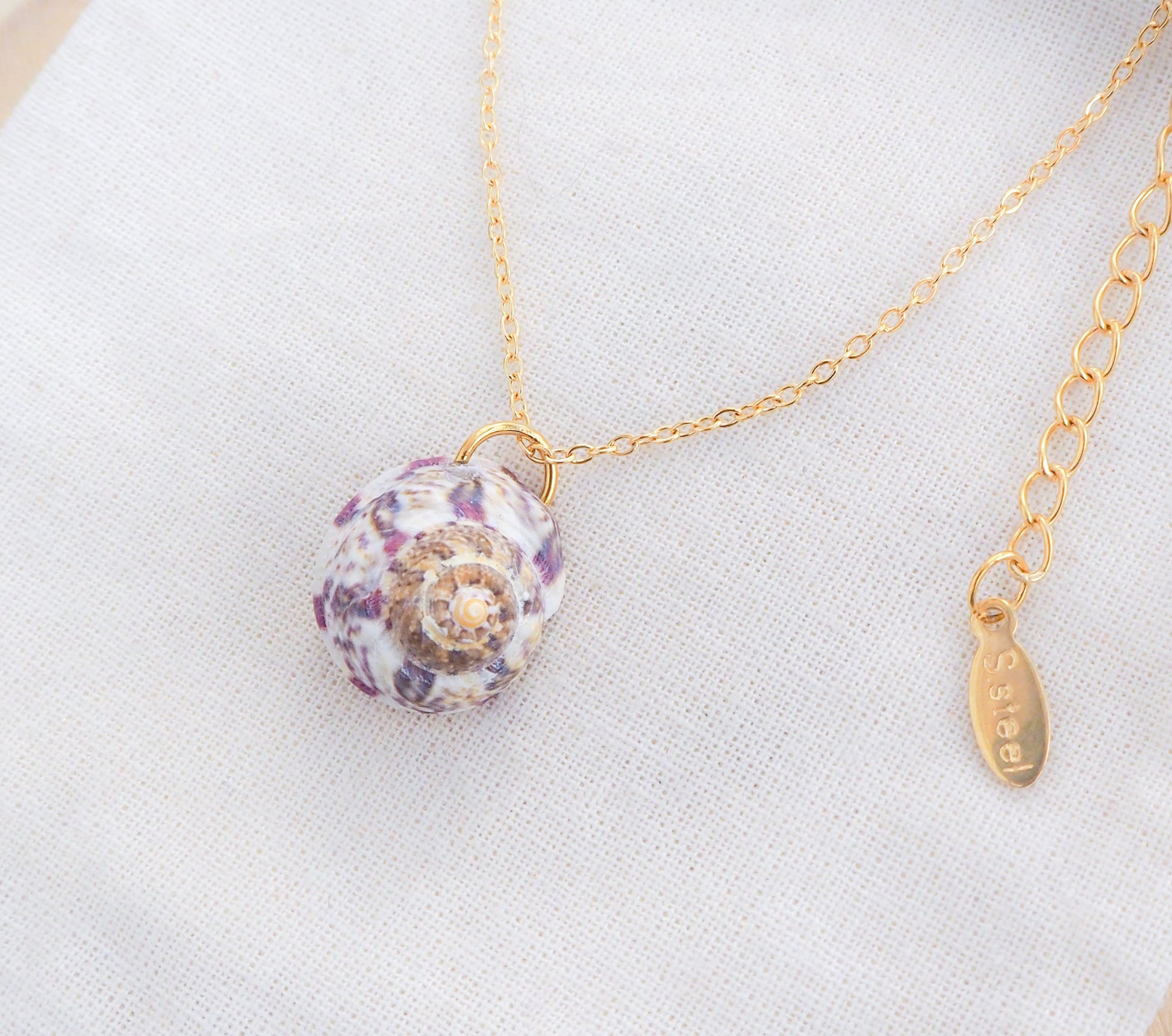 White Fuchsia Magus Top Shell Necklace with shell from Portugal