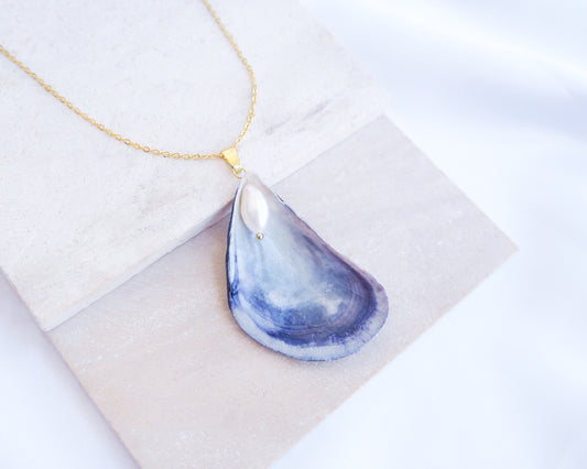 Blue Mussel Pearl Gold Necklace displayed, Gold Pearly Mussel Shell Necklace, Mussel Pearly Shell handpicked from Portugal, Sea by Lou, Mother of Pearl Shell Portugal 