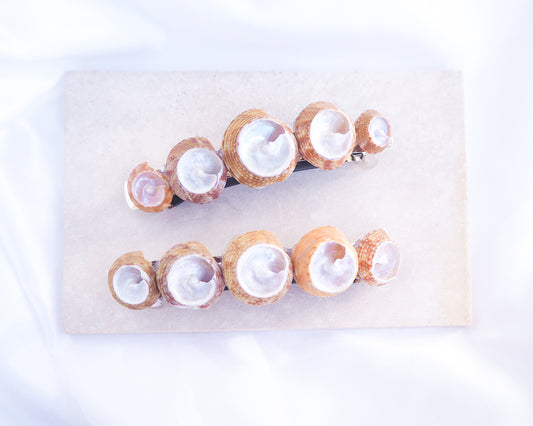 Overview of European Pearly Shells Hair clip. European Painted Top shell Hair Clip Barrette, Boho Seashell Beach Clip from Portugal, Handpicked Real Shells, Seashell Hair Decoration, Bohemian Seashell Wedding Hair Assocciares, Coastal Christmas gift, Beach Wedding Hair