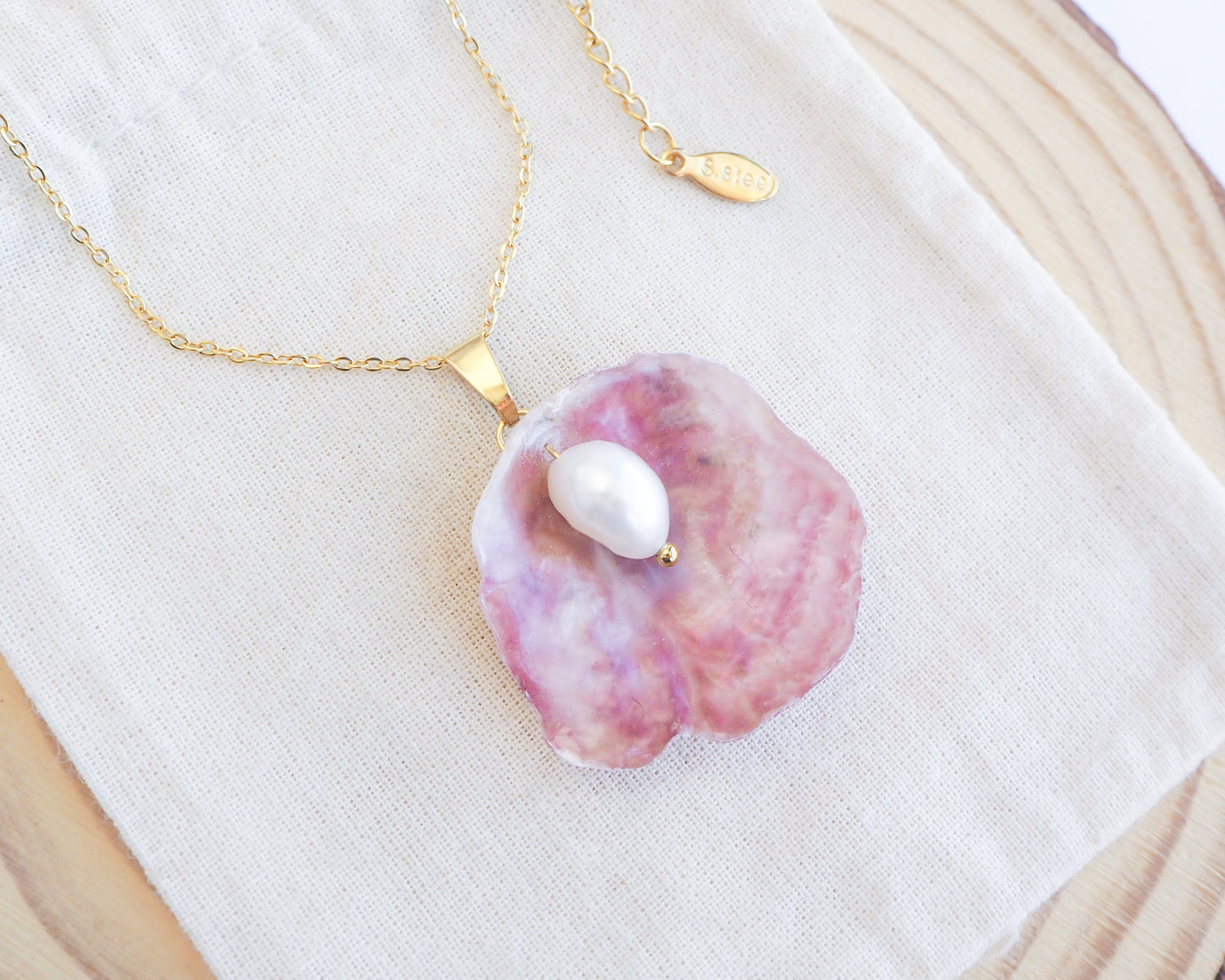Fuchsia Pink Pearl Shell Necklace V displayed, Gold Pearly Pink Oyster Shell Necklace, Fuchsia Pink Pearly Shell handpicked from Portugal, Sea by Lou, Mother of Pearl Shell Portugal 