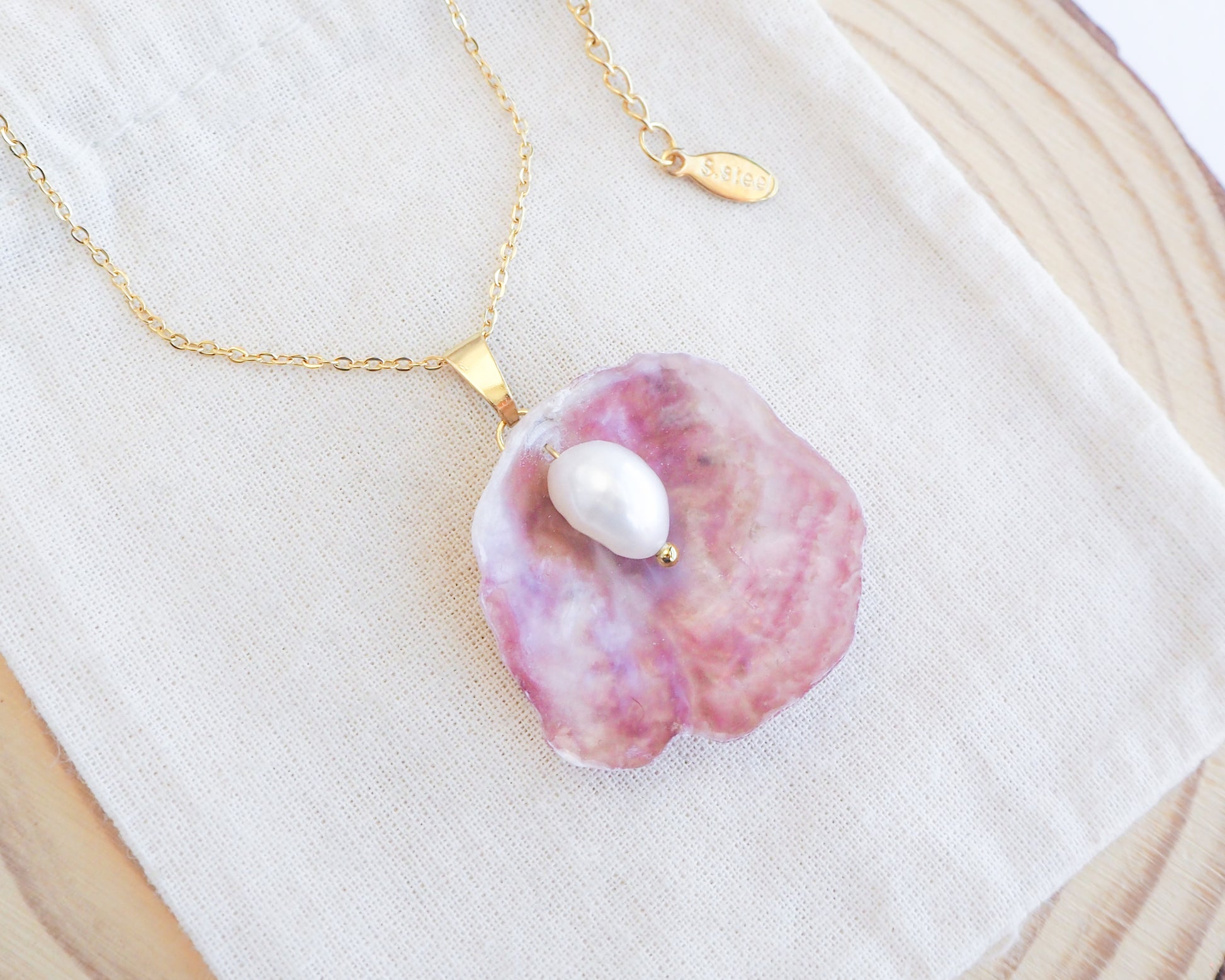 Fuchsia Pink Pearl Shell Necklace V displayed, Gold Pearly Pink Oyster Shell Necklace, Fuchsia Pink Pearly Shell handpicked from Portugal, Sea by Lou, Mother of Pearl Shell Portugal 