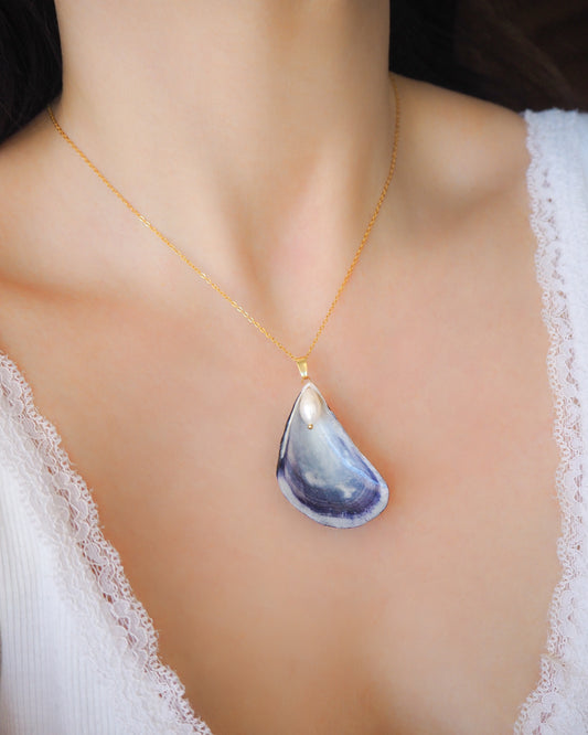 Model wearing Blue Mussel Pearl Gold Necklace, Gold Pearly Mussel Shell Necklace, Mussel Pearly Shell handpicked from Portugal, Sea by Lou, Mother of Pearl Shell Portugal 