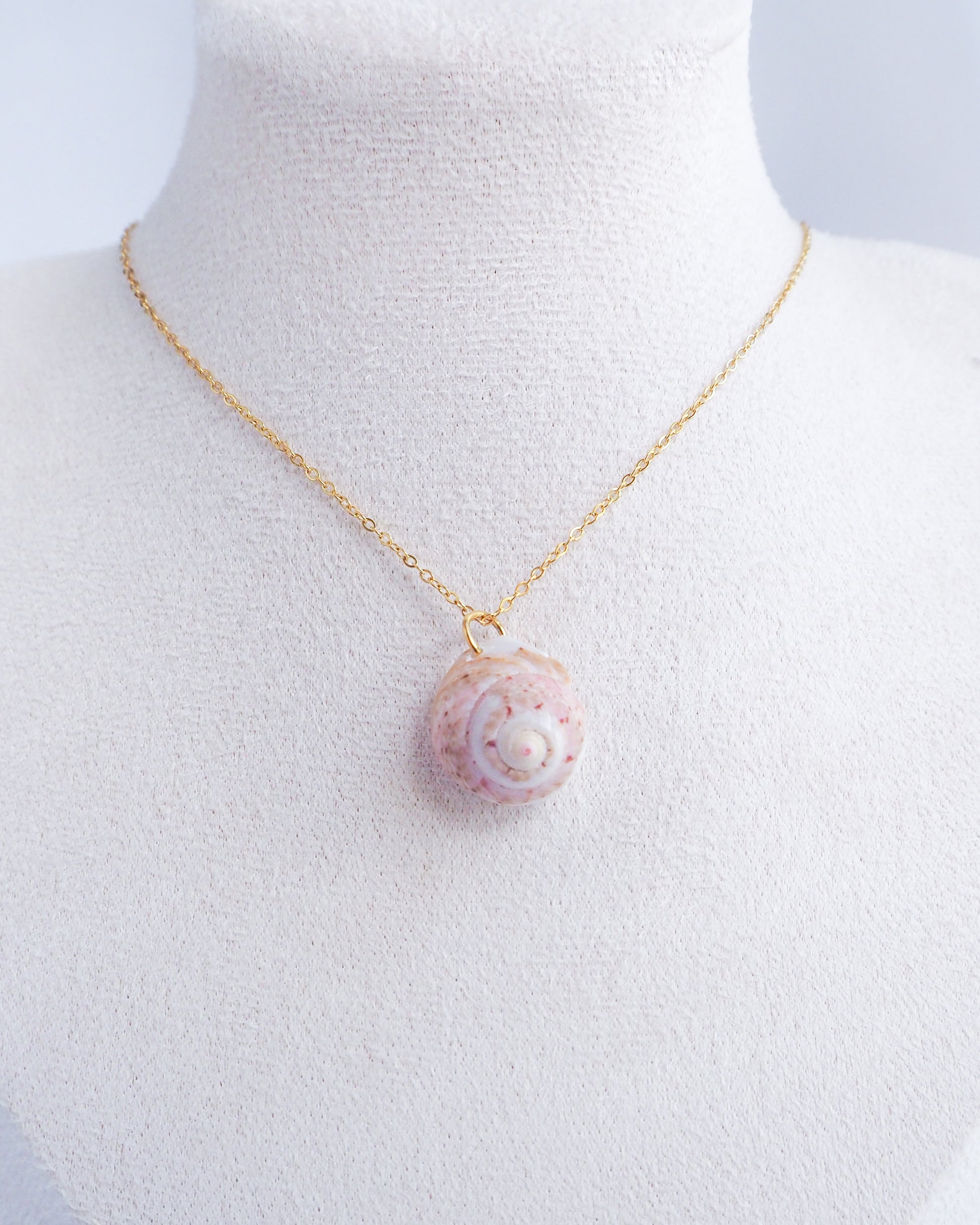 Mannequin neck display with Soft Pink White Magus Top Shell Gold Necklace