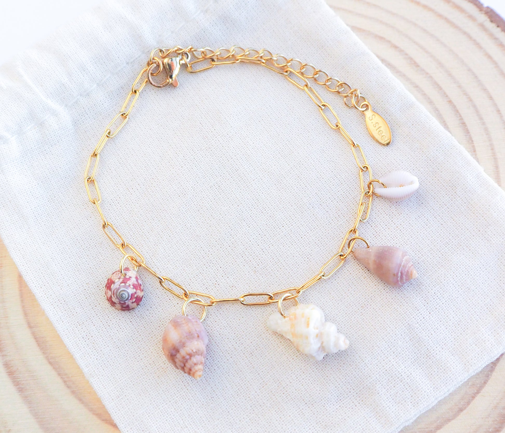 Tiny Shells Gold Charm Bracelet, Mediterranean Cone, European Cowrie, Sting Winkle, European Painted Topshell, Sea by Lou collection, Seashell jewelry, ocean-inspired jewelry Portugal