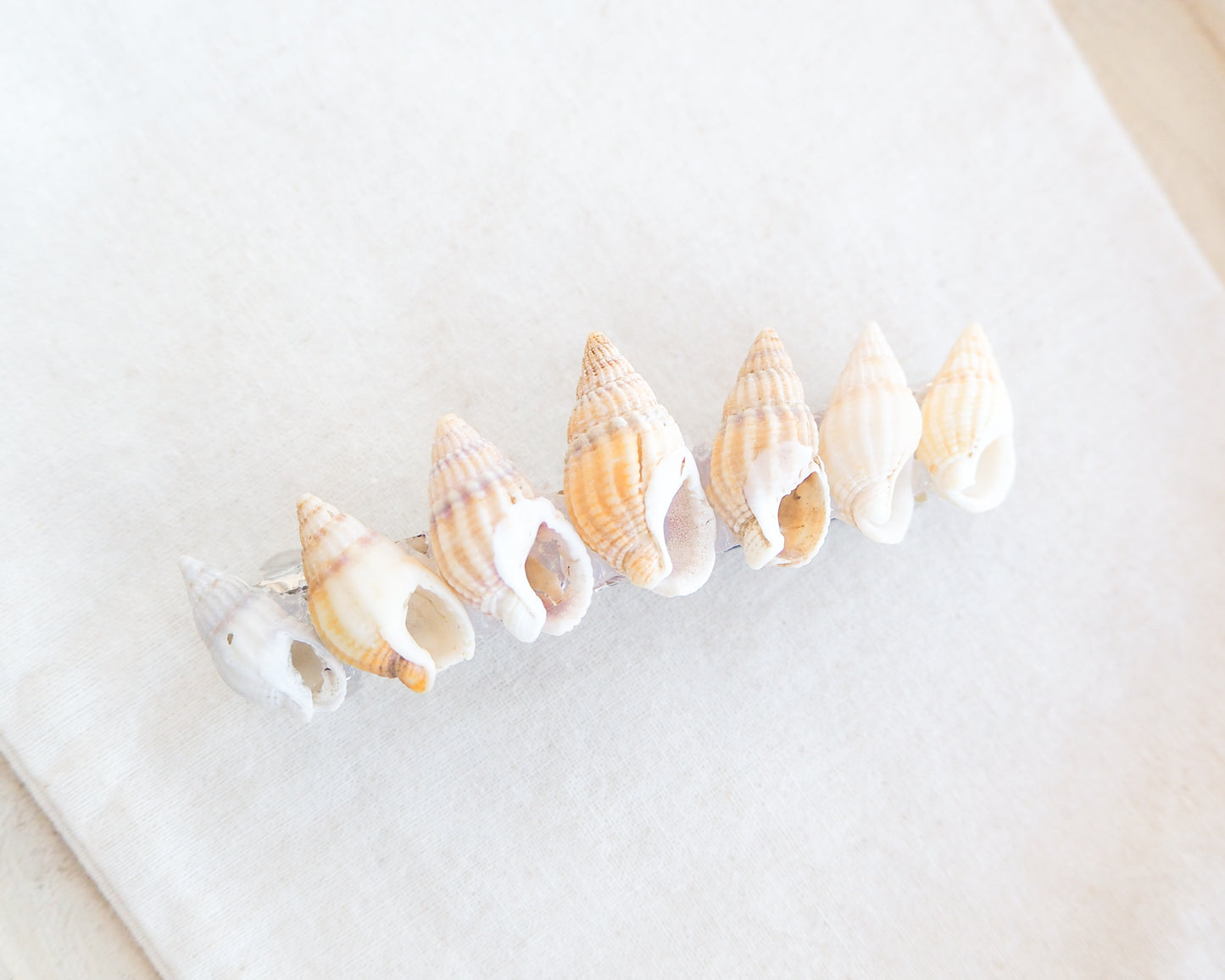 Light Netted Dog Whelk Shells Hair Clip Barrette on displayed, Boho Seashell Beach Clip from Portugal, Handpicked Real Shells, Seashell Hair Decoration, Bohemian Seashell Wedding Hair accessories, Coastal Christmas gift, Beach Wedding Hair