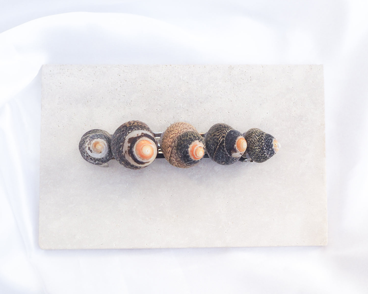 Lined Top Shells Hair Clip Barrette on stone displayed, Seashell Beach Clip from Portugal, Handpicked Real Shells, Seashell Hair Decoration, Mermaid Wedding Hair Assocciares, Coastal Christmas gift, Beach Wedding Hair