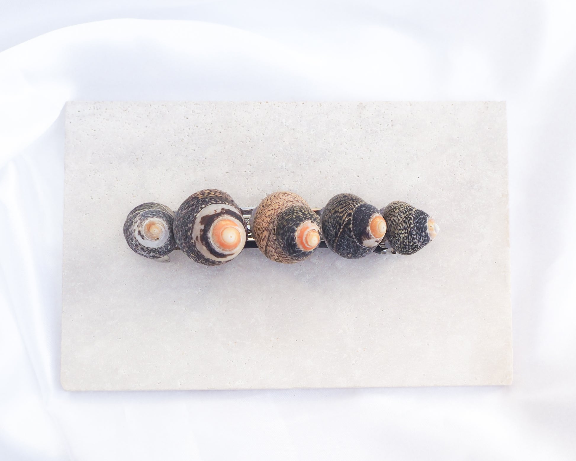 Lined Top Shells Hair Clip Barrette on stone displayed, Seashell Beach Clip from Portugal, Handpicked Real Shells, Seashell Hair Decoration, Mermaid Wedding Hair Assocciares, Coastal Christmas gift, Beach Wedding Hair