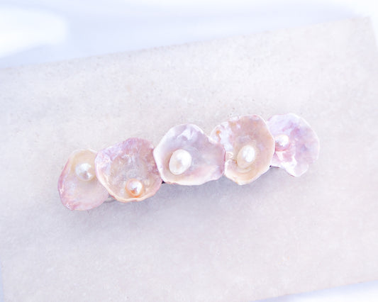Mini Jingle Shell Pearl Hair clip displayed. pearly shell Hair Clip Barrette, Boho Seashell Beach Clip from Portugal, Handpicked Real Shells, Seashell Hair Decoration, Bohemian Seashell Wedding Hair Assocciares, Coastal Christmas gift, Beach Wedding Hair