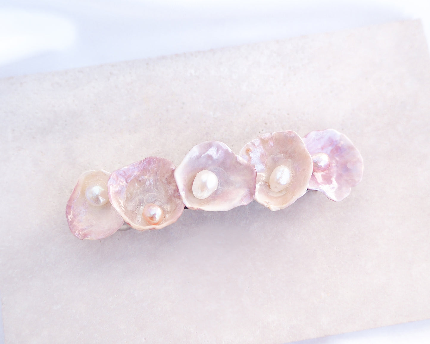 Mini Jingle Shell Pearl Hair clip displayed. pearly shell Hair Clip Barrette, Boho Seashell Beach Clip from Portugal, Handpicked Real Shells, Seashell Hair Decoration, Bohemian Seashell Wedding Hair Assocciares, Coastal Christmas gift, Beach Wedding Hair