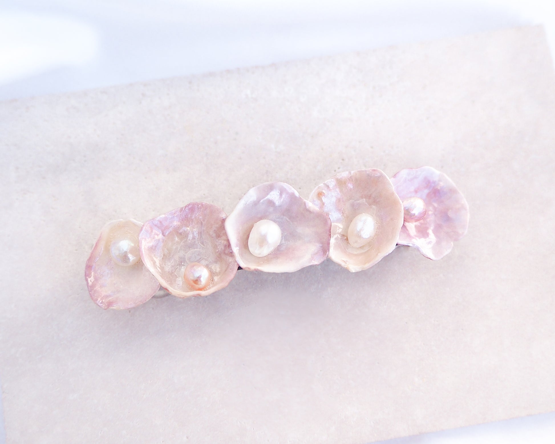 Mini Jingle Shell Pearl Hair clip displayed. pearly shell Hair Clip Barrette, Boho Seashell Beach Clip from Portugal, Handpicked Real Shells, Seashell Hair Decoration, Bohemian Seashell Wedding Hair Assocciares, Coastal Christmas gift, Beach Wedding Hair