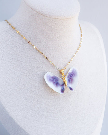 SEASHELL NECKLACE ~ Gold Butterfly Shell XII Deluxe