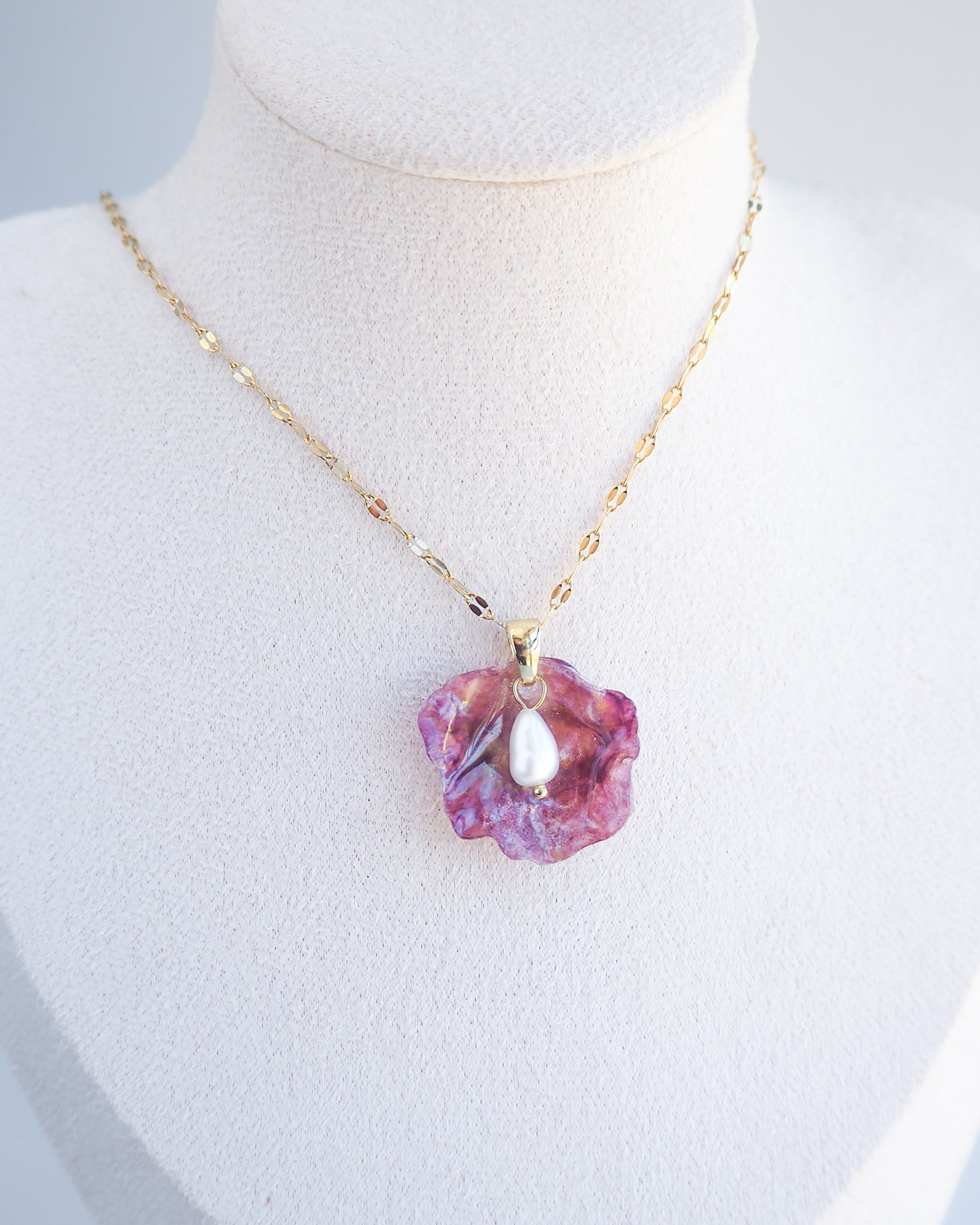 Fuchsia Pink Pearl Shell Necklace VII on neck displayed, Gold Pearly Pink Oyster Shell Necklace, Fuchsia Pink Pearly Shell handpicked from Portugal, Sea by Lou, Mother of Pearl Shell Portugal 