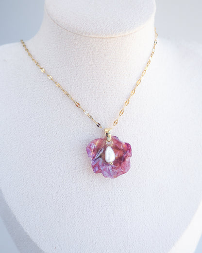Fuchsia Pink Pearl Shell Necklace VII on neck displayed, Gold Pearly Pink Oyster Shell Necklace, Fuchsia Pink Pearly Shell handpicked from Portugal, Sea by Lou, Mother of Pearl Shell Portugal 