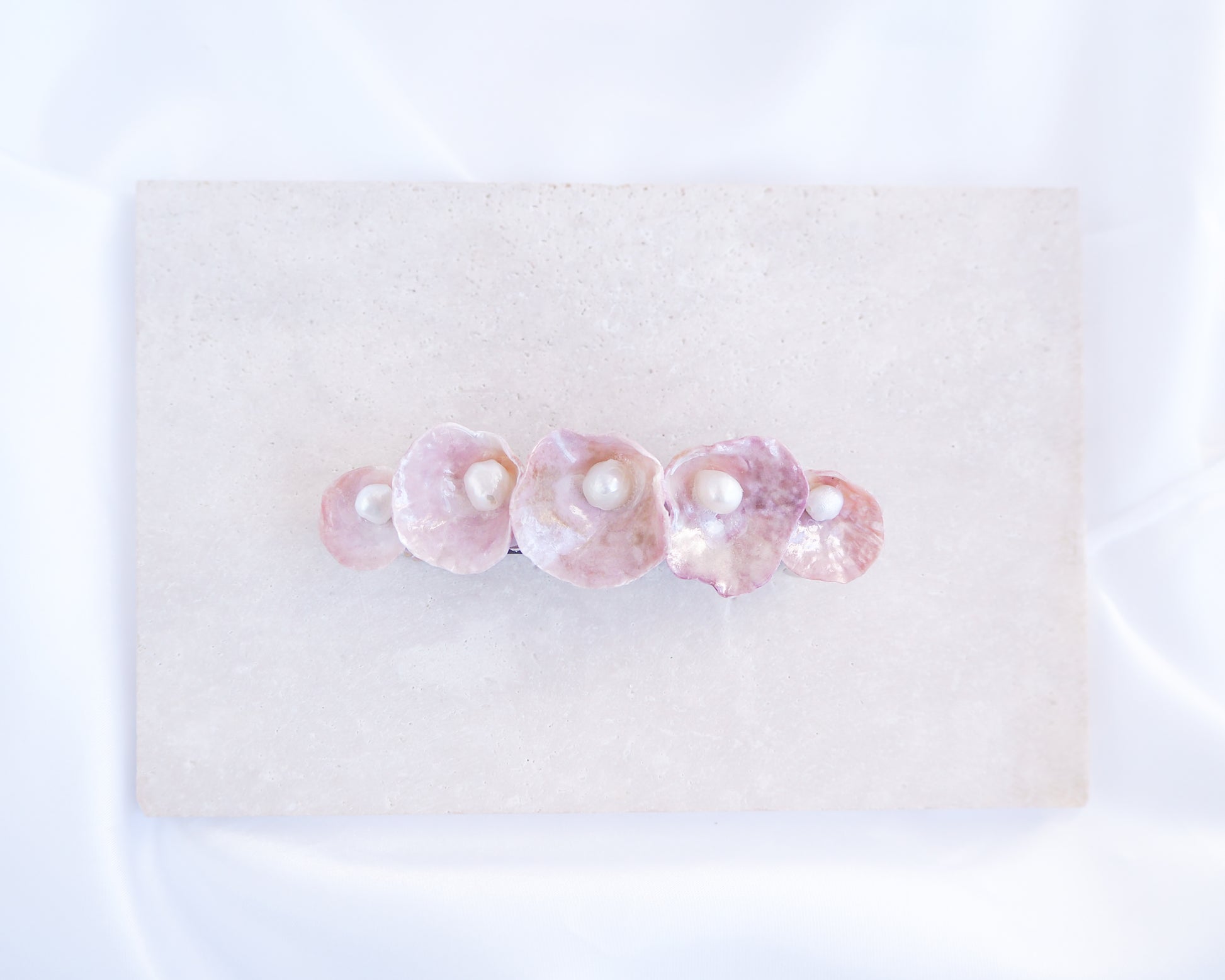 Mini Jingle Shell Pearl Hair clip II on displayed. Pearly shell Hair Clip Barrette made with pink fuchsia jingle shells from Portugal., Boho Seashell Beach Clip from Portugal, Handpicked Real Shells, Seashell Hair Decoration, Bohemian Seashell Wedding Hair Assocciares, Coastal Christmas gift, Beach Wedding Hair