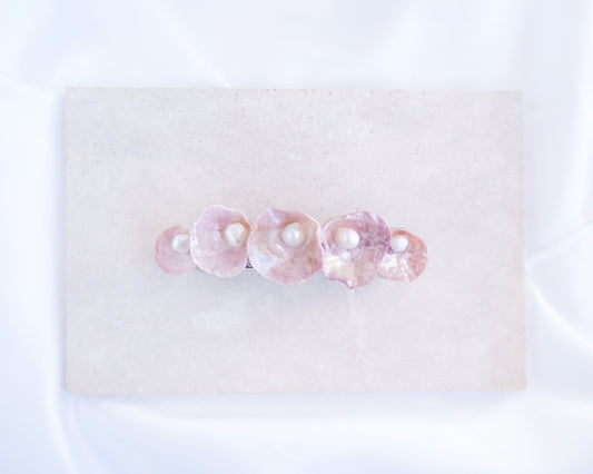 Mini Jingle Shell Pearl Hair clip II on displayed. Pearly shell Hair Clip Barrette made with pink fuchsia jingle shells from Portugal., Boho Seashell Beach Clip from Portugal, Handpicked Real Shells, Seashell Hair Decoration, Bohemian Seashell Wedding Hair Assocciares, Coastal Christmas gift, Beach Wedding Hair