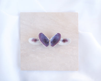 Butterfly-shaped hair clip on a beige card with a white background. Made with purple white colored coquina shells set on a metal hair clip like a butterfly. Handpicked coquina shells from Portugal, Handpicked Real Coquina Shells, Sea Butterfly Shell Hair Decoration, Seashell Wedding Hair accessories, Coastal Christmas gift, Beach Wedding Hair