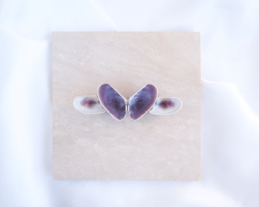 Butterfly-shaped hair clip on a beige card with a white background. Made with purple white colored coquina shells set on a metal hair clip like a butterfly. Handpicked coquina shells from Portugal, Handpicked Real Coquina Shells, Sea Butterfly Shell Hair Decoration, Seashell Wedding Hair accessories, Coastal Christmas gift, Beach Wedding Hair