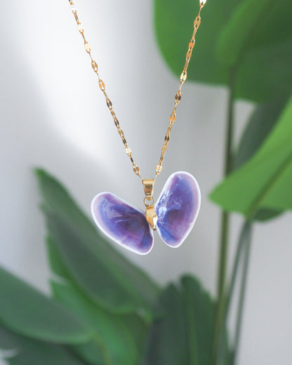 SEASHELL NECKLACE ~ Gold Butterfly Shell XV Deluxe