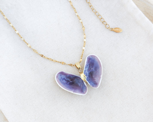 SEASHELL NECKLACE ~ Gold Butterfly Shell XV Deluxe