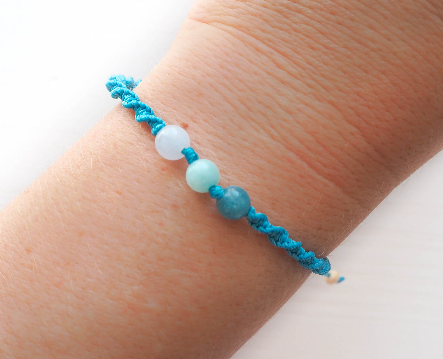 Chic Beach Bracelet with Jade and Aquamarine Gems