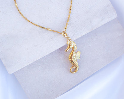 SEAHORSE NECKLACE ~ Gold