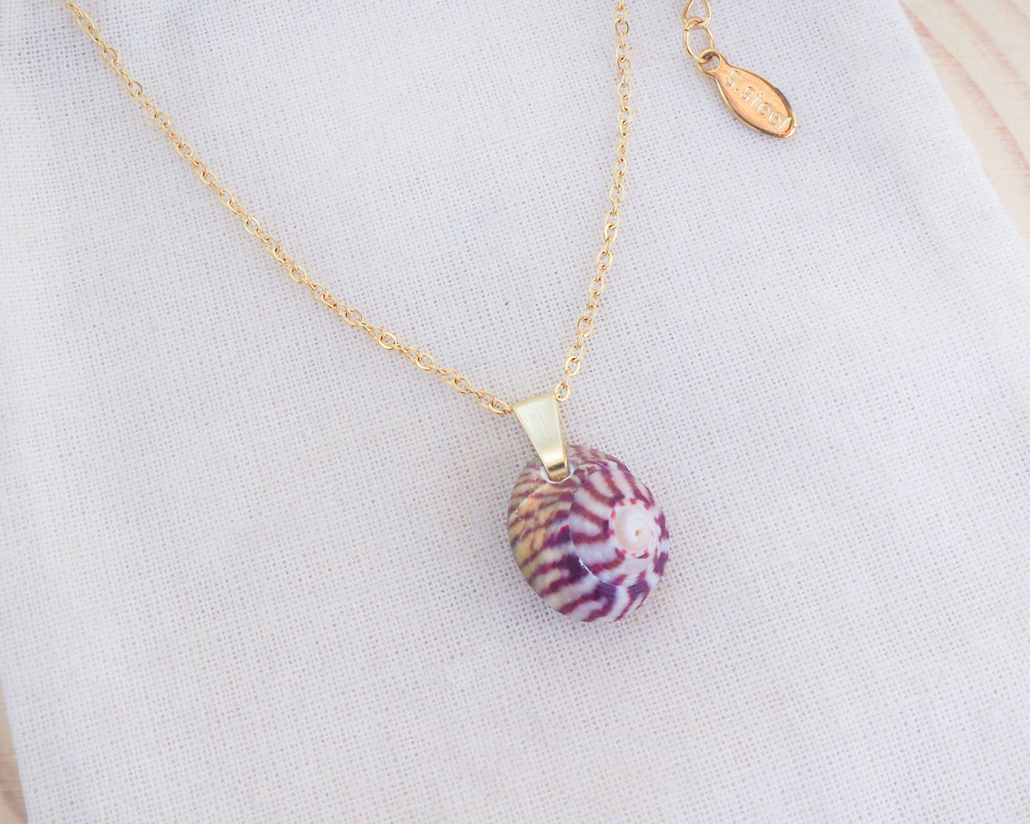 Striped Top Shell Necklace, Bordeaux red shell from portugal side view