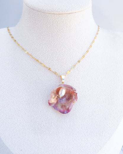 SEASHELL NECKLACE ~ Fuchsia Pink Jingle Shell Pearl IV