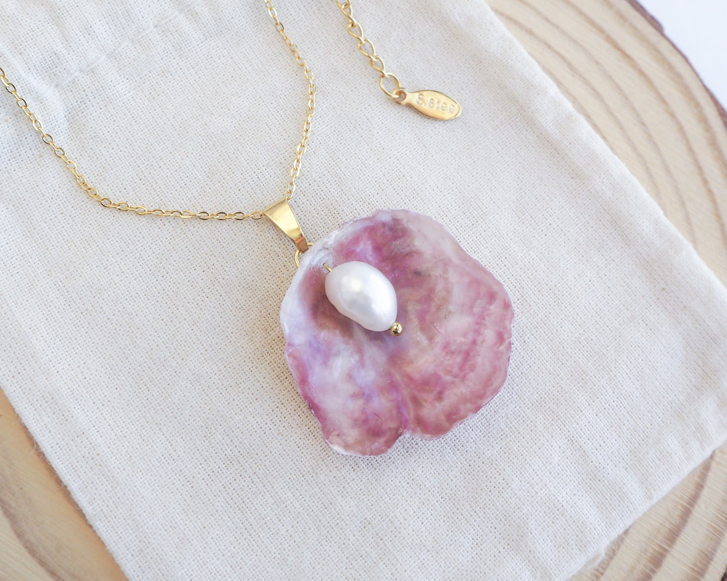 Fuchsia Pink Pearl Shell Necklace V displayed, Gold Pearly Pink Oyster Shell Necklace, Fuchsia Pink Pearly Shell handpicked from Portugal, Sea by Lou, Mother of Pearl Shell Portugal 