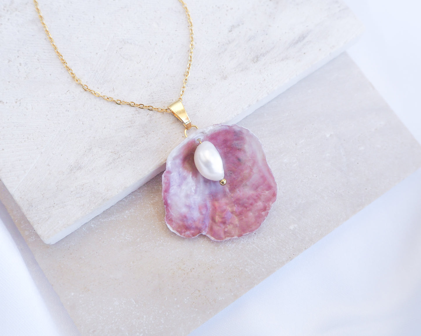 SEASHELL NECKLACE ~ Fuchsia Pink Jingle Shell Pearl VI
