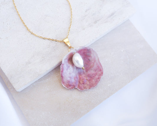 SEASHELL NECKLACE ~ Fuchsia Pink Jingle Shell Pearl VI