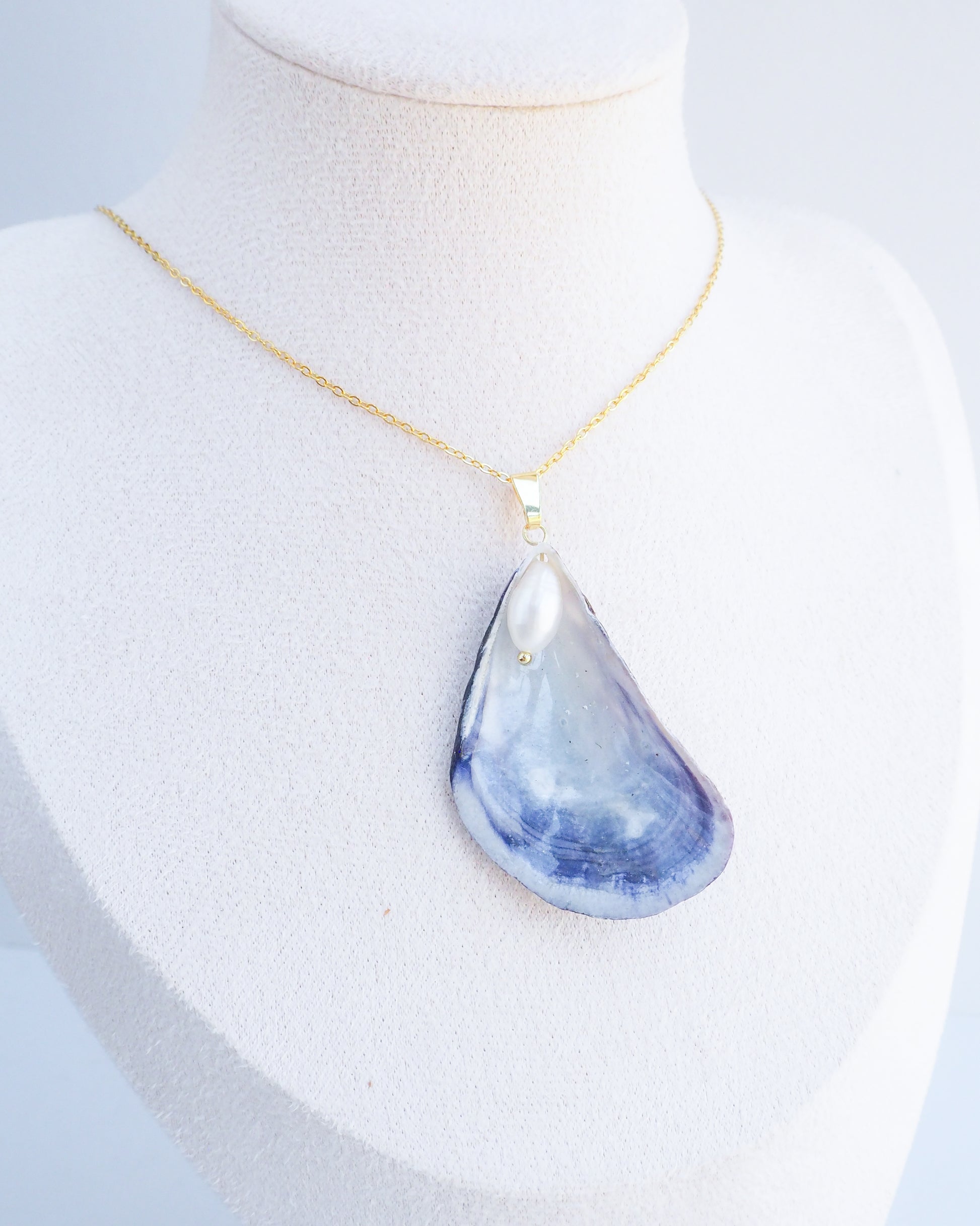 Display with Blue Mussel Pearl Gold Necklace, Gold Pearly Mussel Shell Necklace, Mussel Pearly Shell handpicked from Portugal, Sea by Lou, Mother of Pearl Shell Portugal 