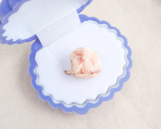Soft Coral Venus Shell Gold Ring III in blue seashell jewelry box